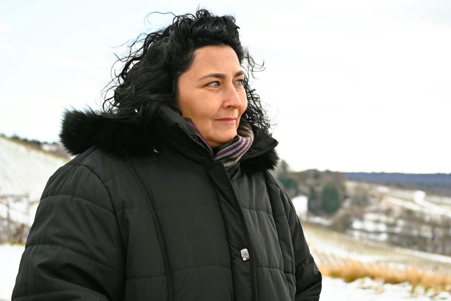 35-year-old woman dead after stabbed by boyfriend at her Sylmar home, LAPD says